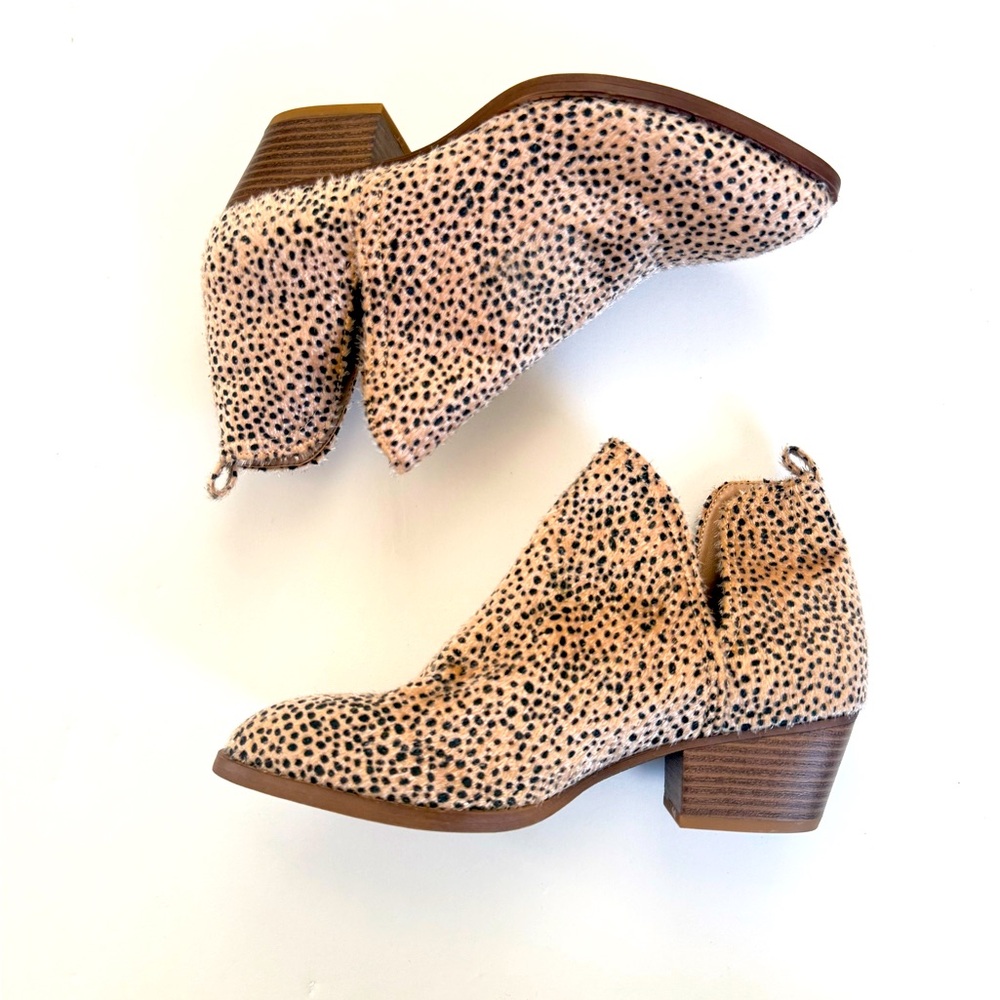CL by Laundry Spotted Faux Hair Ankle Boots Size 8.5